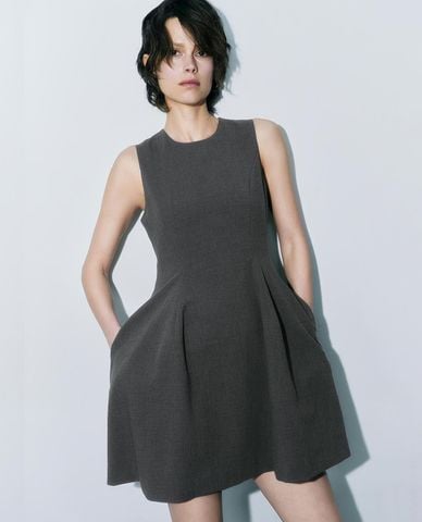  URBAN REVIVO - Đầm sát nách mini A Line 