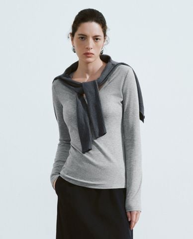  URBAN REVIVO - Áo thun nữ tay dài phom ôm U Neck 