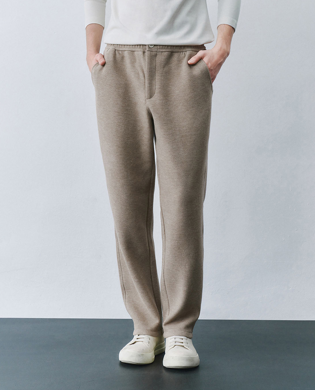 URBAN REVIVO - Quần nam ống đứng lưng thun thời thượng