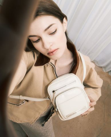  Marhen.J - Túi đeo chéo nữ phom vuông Louis 