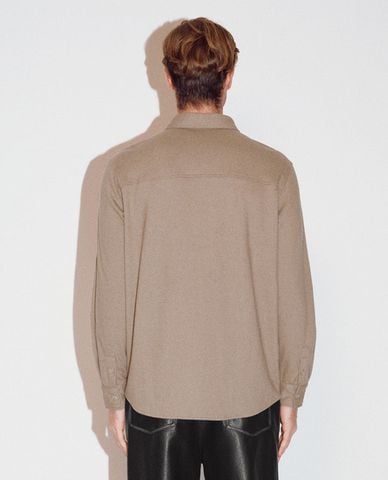  URBAN REVIVO - Áo sơ mi nam cổ bẻ tay dài Loose Chest Pocket 