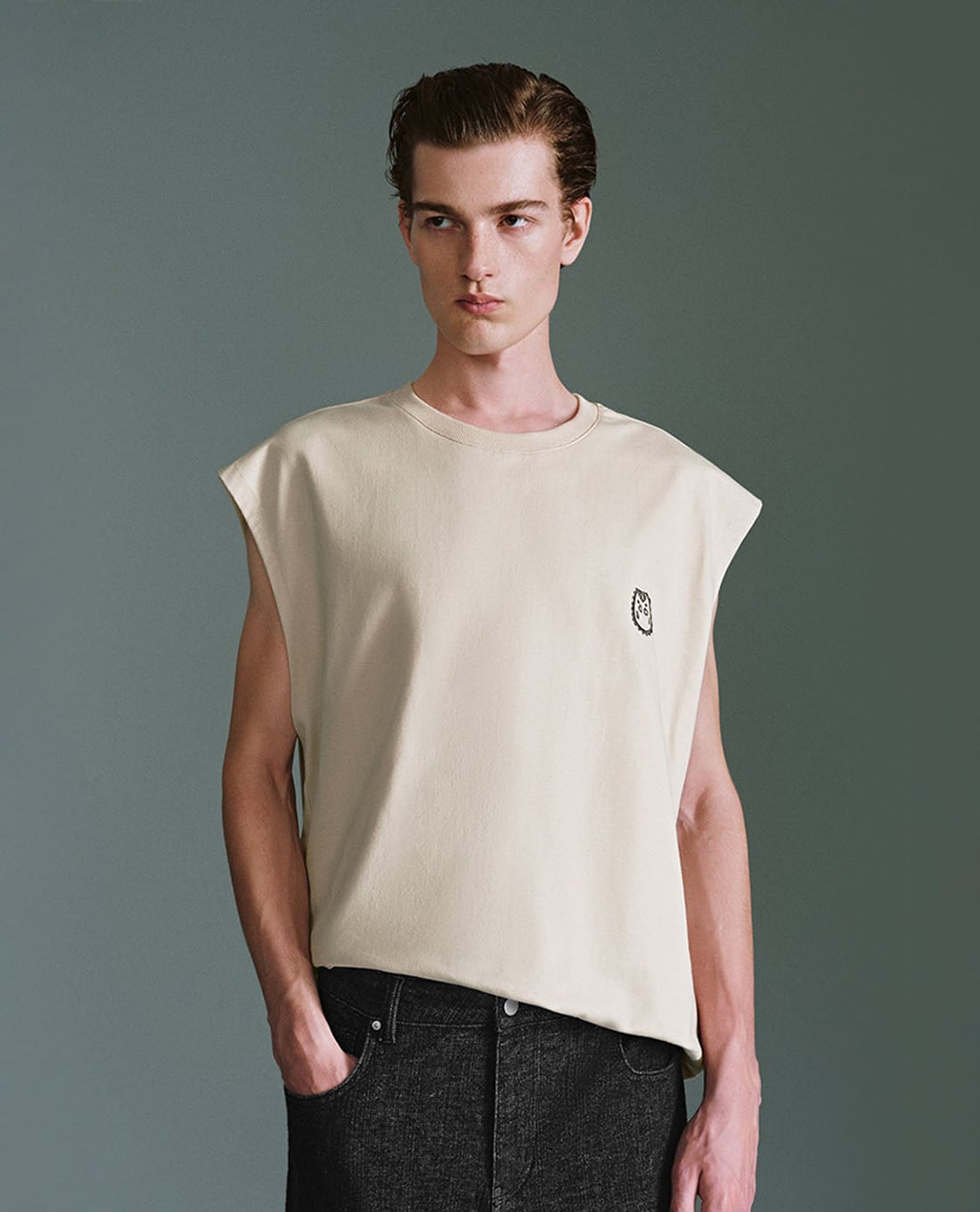 URBAN REVIVO - Áo thun nam cổ tròn tay ngắn