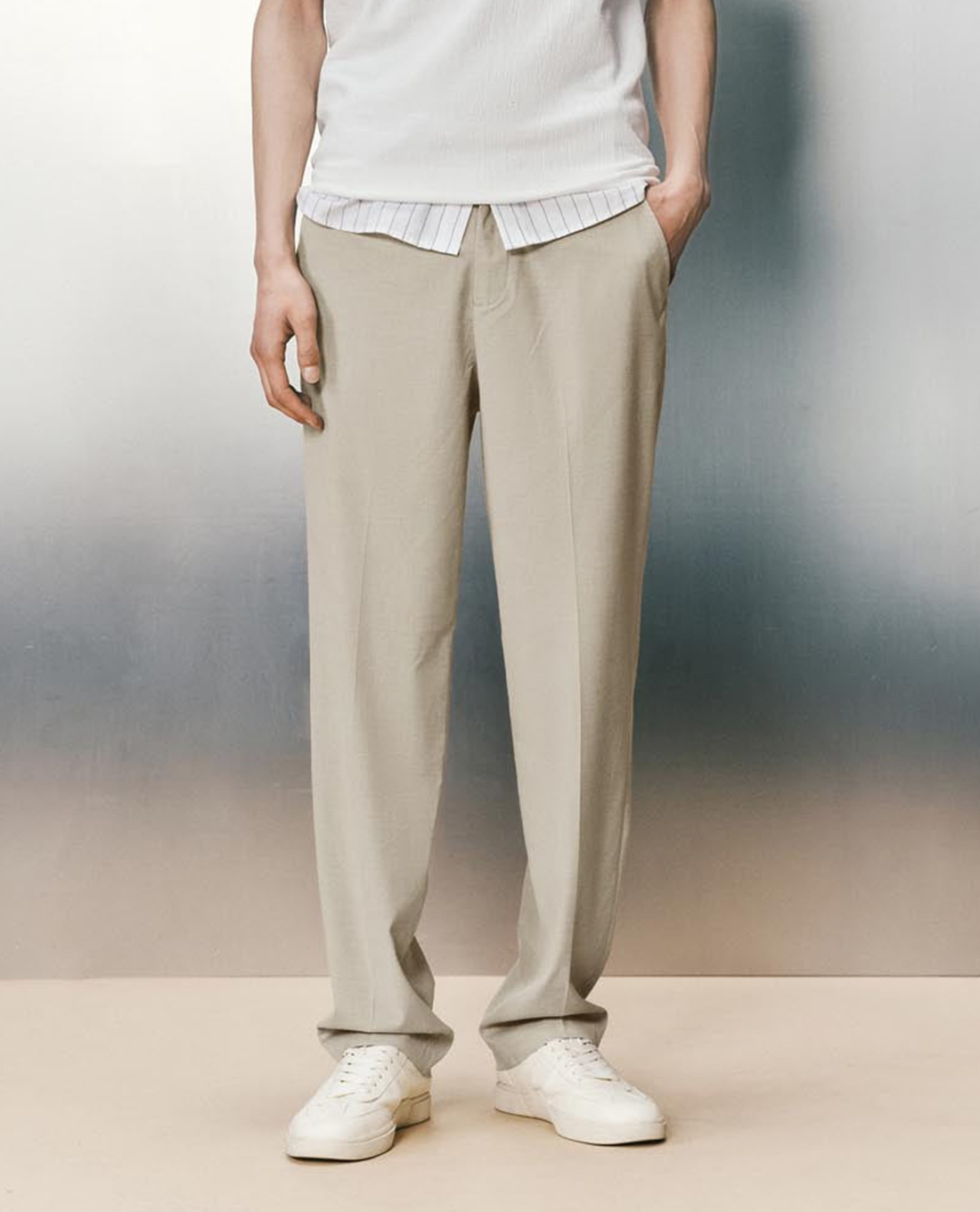 URBAN REVIVO - Quần nam ống đứng dáng suông lưng cao