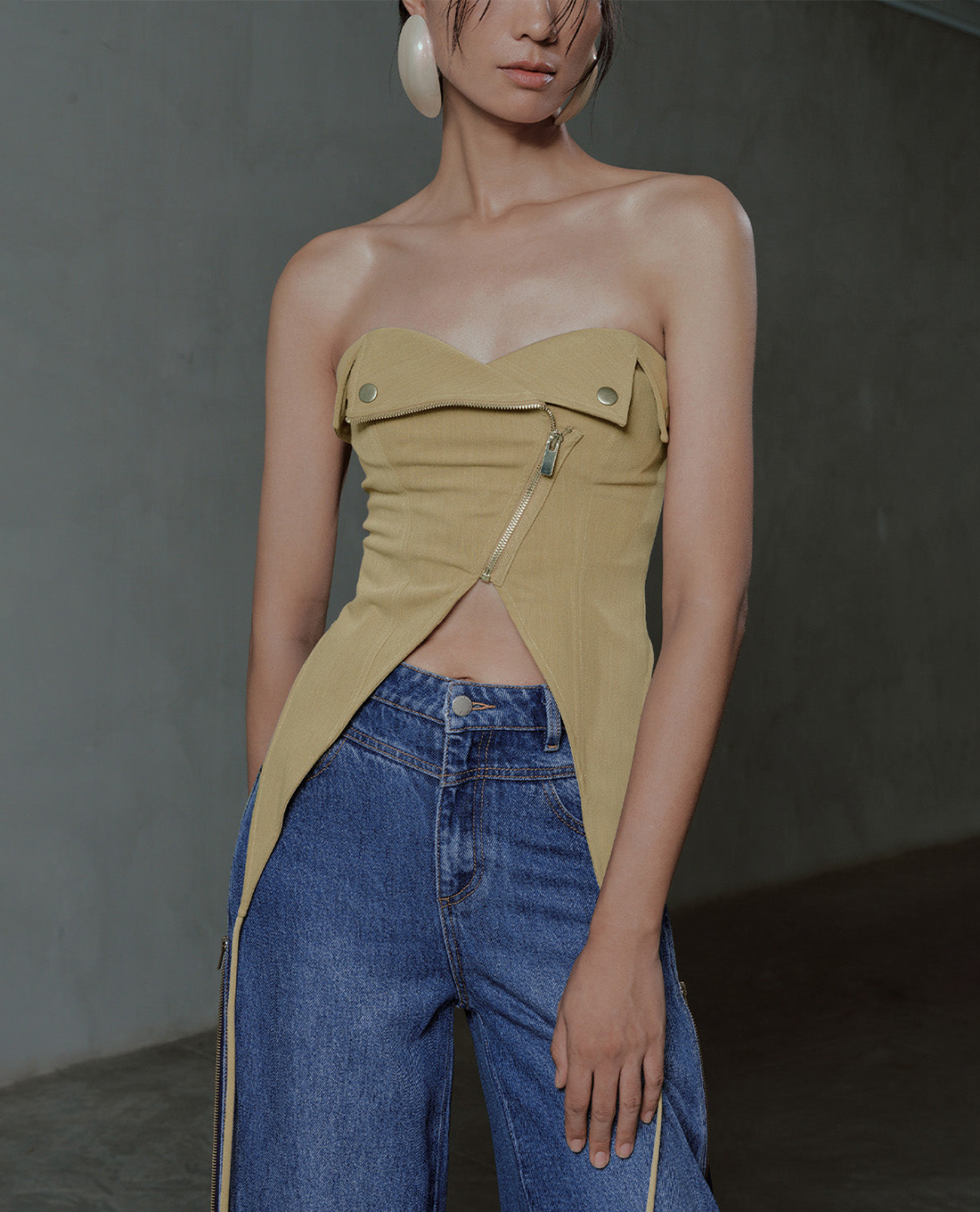 URBAN REVIVO - Áo kiểu nữ cúp ngực Zipper Front Bandeau