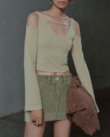  URBAN REVIVO - Áo kiểu nữ hở vai cut out quyến rũ 