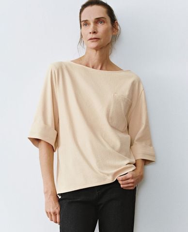  URBAN REVIVO - Áo thun nữ cổ tròn tay lửng thời thượng 