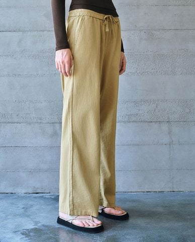  URBAN REVIVO - Quần nữ ống rộng lưng thun phối dây rút 