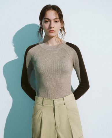  URBAN REVIVO - Áo dệt kim nữ tay dài phom ôm tôn dáng 