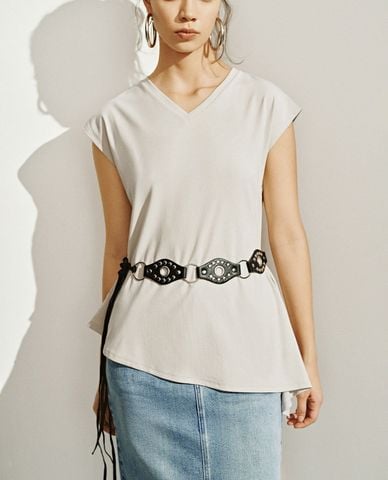  URBAN REVIVO - Áo kiểu nữ cổ V hiện đại 