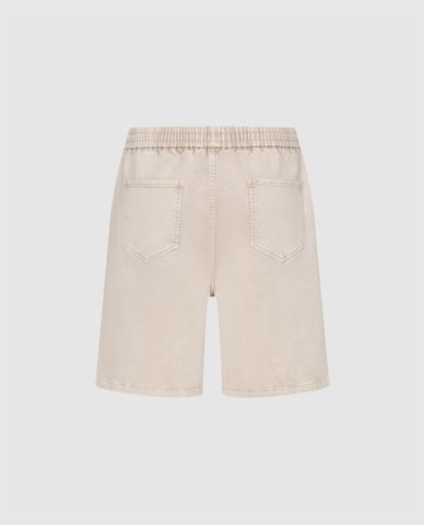  URBAN REVIVO - Quần short jeans nam ngang gối 
