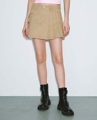  URBAN REVIVO - Chân váy xếp li mini phom chữ A 