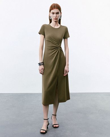  URBAN REVIVO - Đầm midi chữ A cổ tròn tay ngắn Twist 