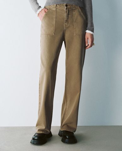  URBAN REVIVO - Quần jeans nữ ống đứng hiện đại 