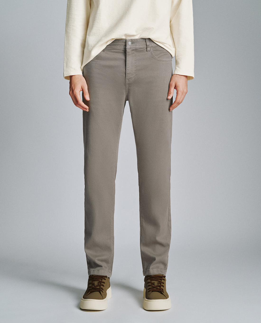 URBAN REVIVO - Quần jeans nam ống đứng Straight