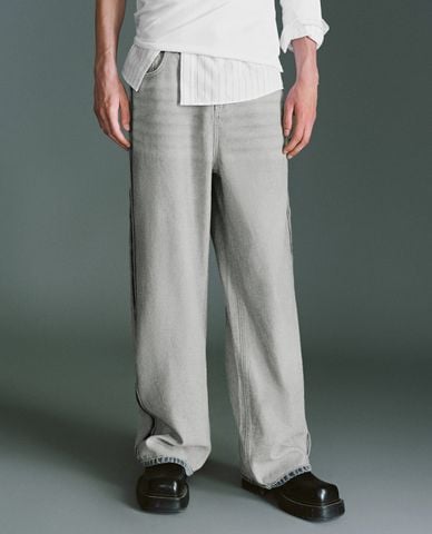  URBAN REVIVO - Quần jeans nam ống rộng hiện đại 