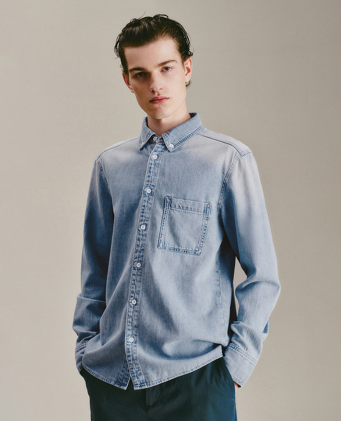 URBAN REVIVO - Áo sơ mi denim nam tay dài thanh lịch