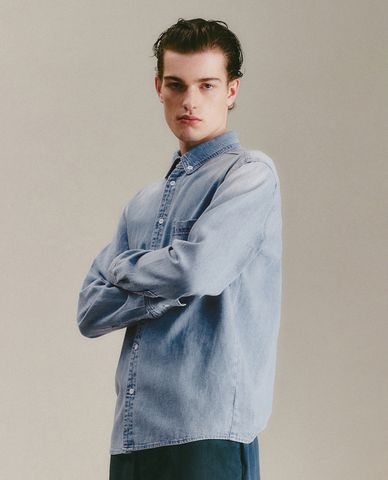  URBAN REVIVO - Áo sơ mi denim nam tay dài thanh lịch 