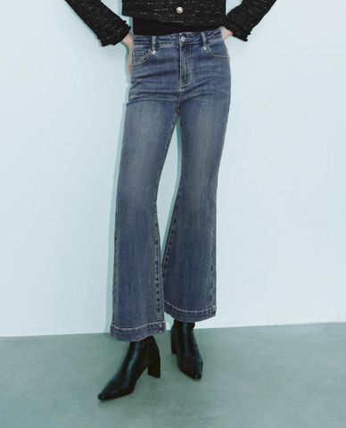  URBAN REVIVO - Quần jeans nữ ống loe thời thượng 