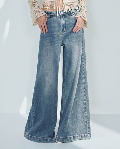  URBAN REVIVO - Quần jeans nữ ống rộng hiện đại 