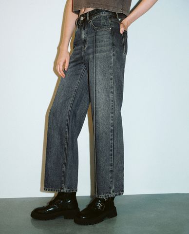  URBAN REVIVO - Quần jeans nữ ống đứng Wide-Leg Jeans 