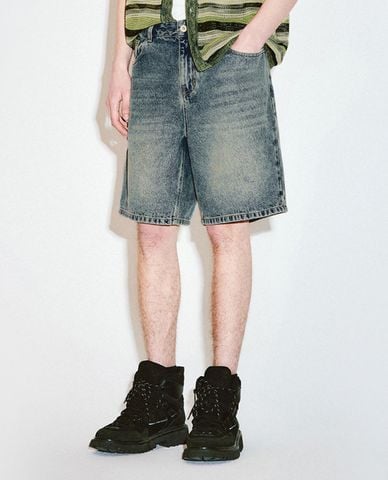  URBAN REVIVO - Quần short jeans nam ngang gối 