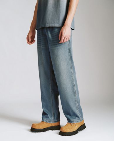  URBAN REVIVO - Quần jeans nam ống đứng phối dây rút hiện đại 