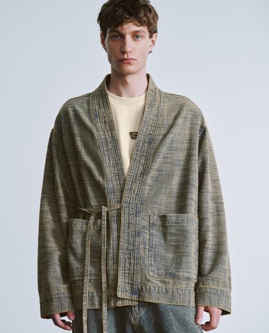  URBAN REVIVO - Áo khoác denim nam cổ kimono thời thượng 