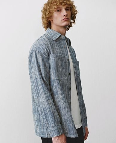  URBAN REVIVO - Áo sơ mi denim nam cổ bẻ tay dài Bottom Up Loose 