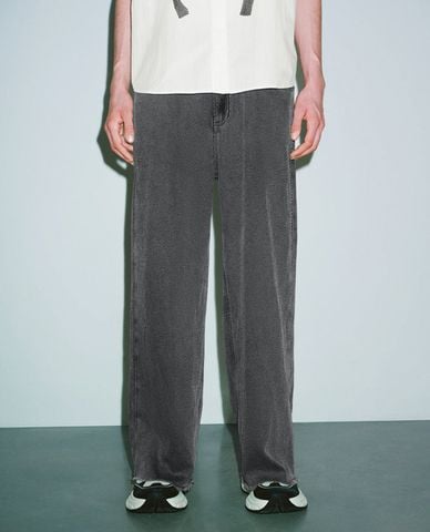  URBAN REVIVO - Quần jeans nam ống rộng Raw Hem 