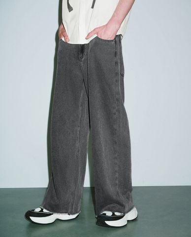  URBAN REVIVO - Quần jeans nam ống rộng Raw Hem 