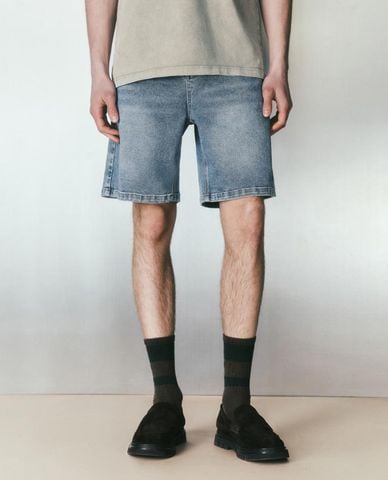  URBAN REVIVO - Quần short jeans nam wash bạc Vogue 