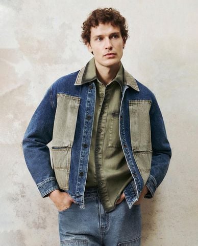  URBAN REVIVO - Áo khoác denim nam phối túi hai màu 