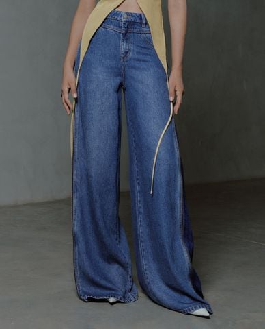  URBAN REVIVO - Quần jeans nữ ống rộng wash bạc cá tính 