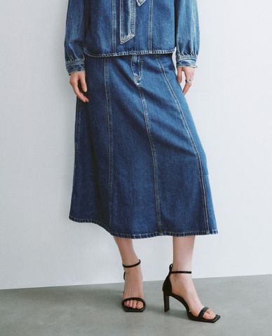  URBAN REVIVO - Chân váy denim midi phom chữ A nữ tính 