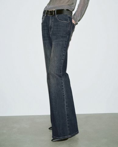  URBAN REVIVO - Quần jeans nữ ống loe phối thắt lưng 