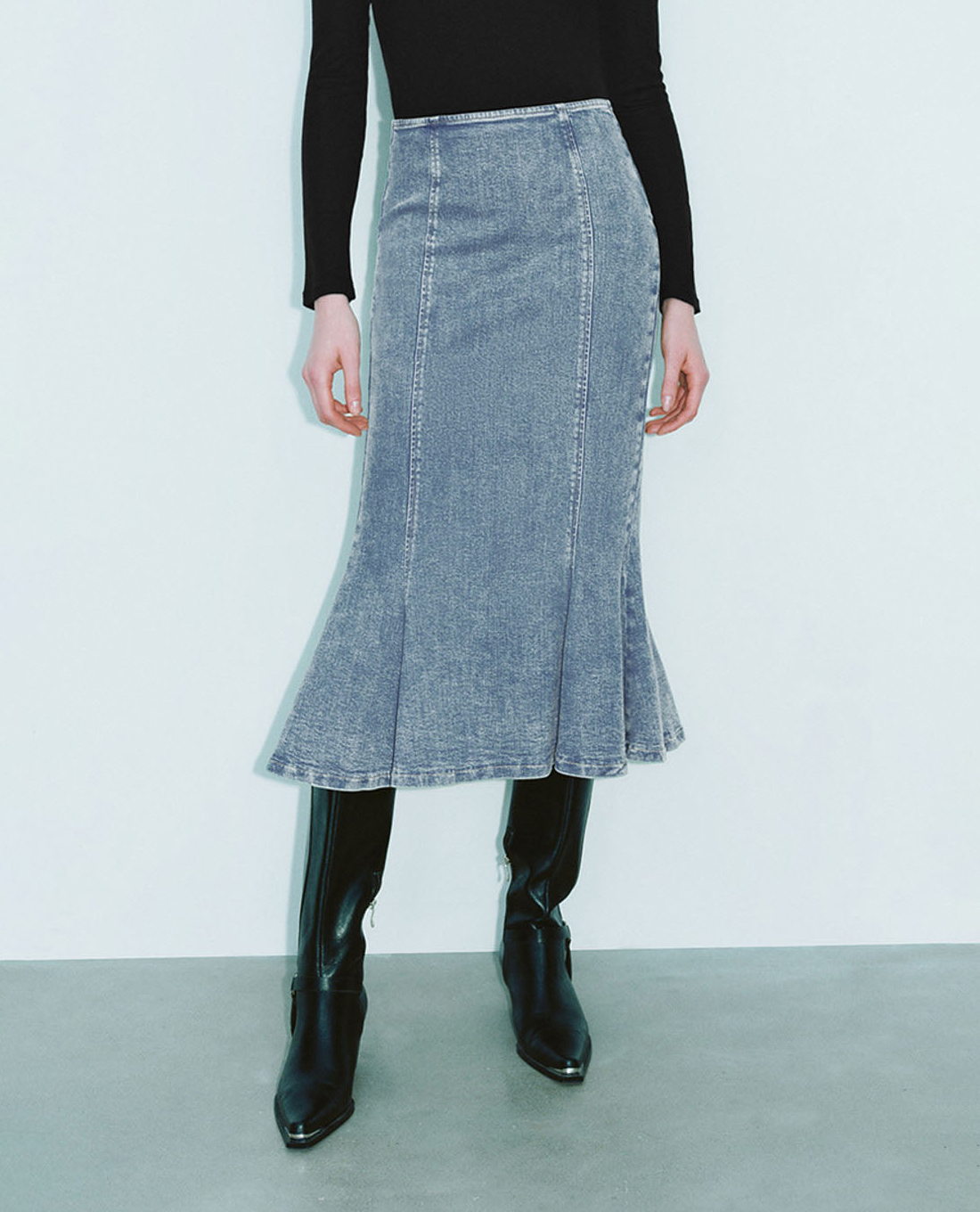 URBAN REVIVO - Chân váy denim nữ đuôi cá thời thượng