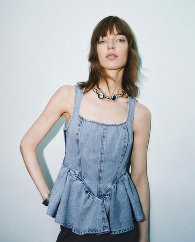  URBAN REVIVO - Áo kiểu nữ denim phối bèo 