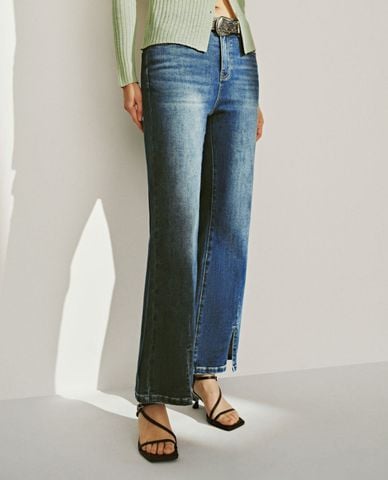  URBAN REVIVO - Quần jeans nữ ống loe phối thắt lưng 