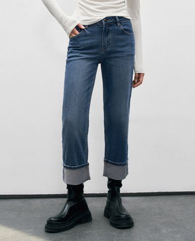  URBAN REVIVO - Quần jeans nữ ống đứng xắn gấu thanh lịch 