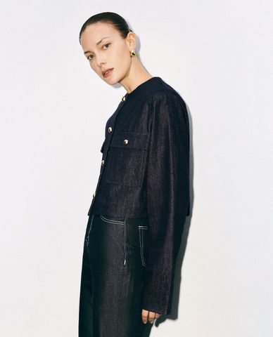  URBAN REVIVO - Áo khoác denim nữ phom croptop Loose 