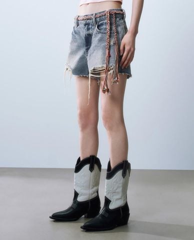  URBAN REVIVO - Quần short jeans nữ phối thắt lưng Leisure 