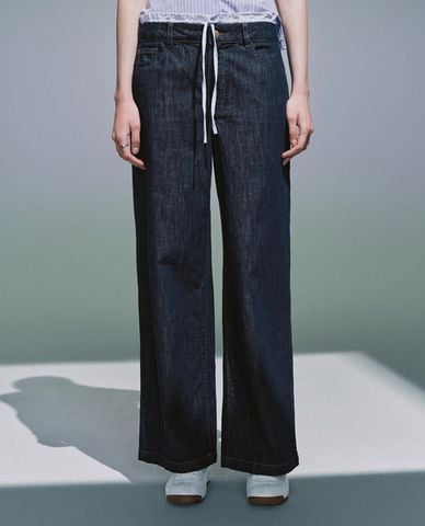  URBAN REVIVO - Quần jeans nữ ống rộng lưng thun phối dây rút 