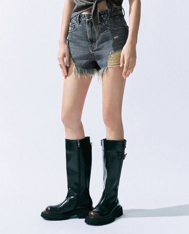  URBAN REVIVO - Quần shorts jean nữ wash bạc cá tính With Raw Hem 