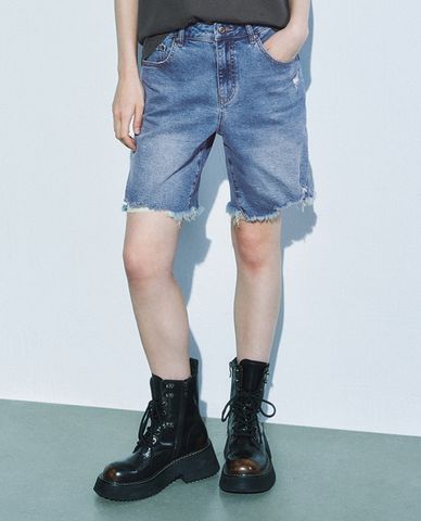  URBAN REVIVO - Quần short jeans nữ ngang gối thời trang 