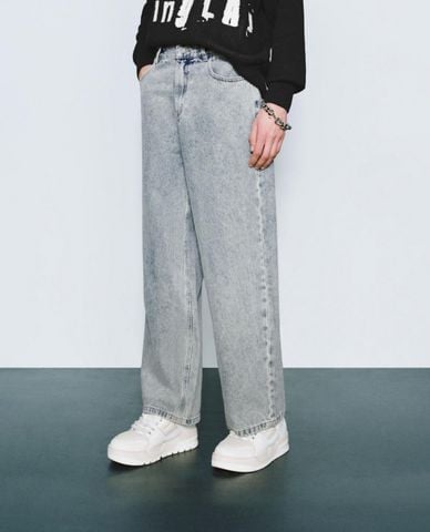  URBAN REVIVO - Quần jeans nam ống rộng hiện đại 