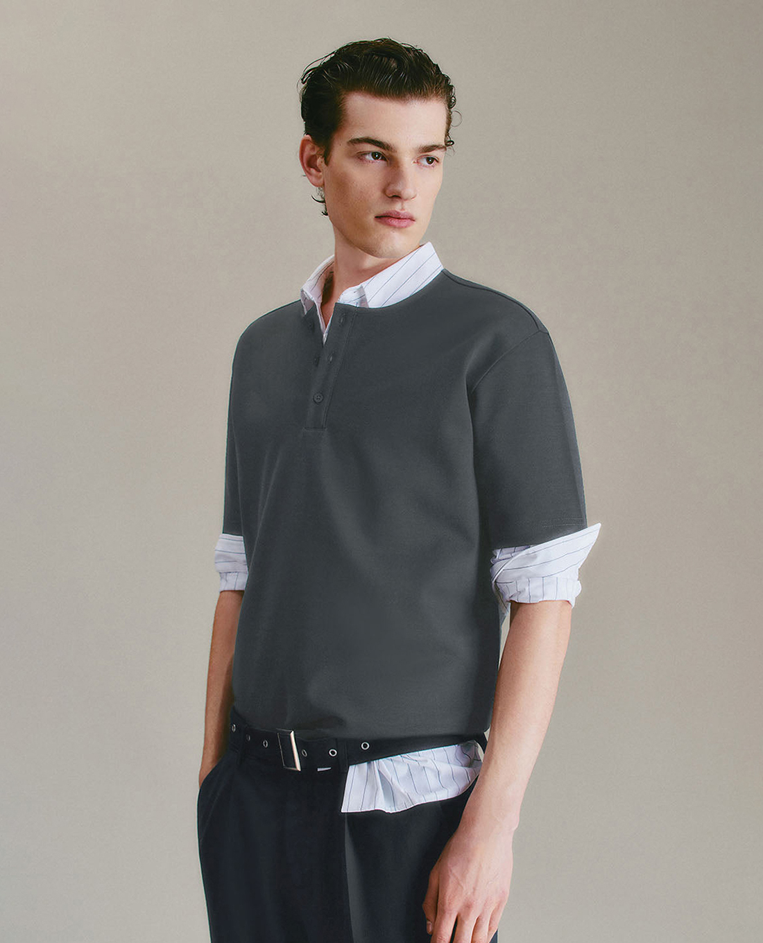 URBAN REVIVO - Áo thun nam cổ tròn tay ngắn