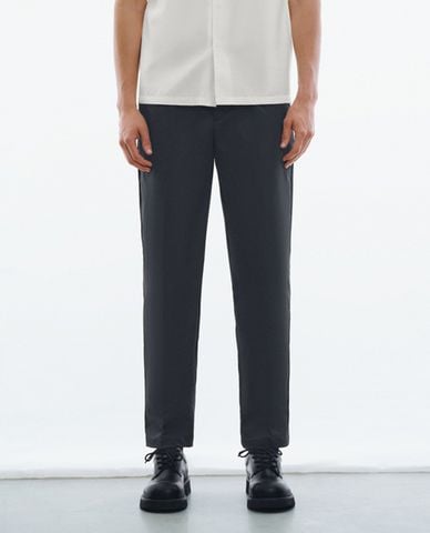  URBAN REVIVO - Quần nam ống đứng trẻ trung Tailored 