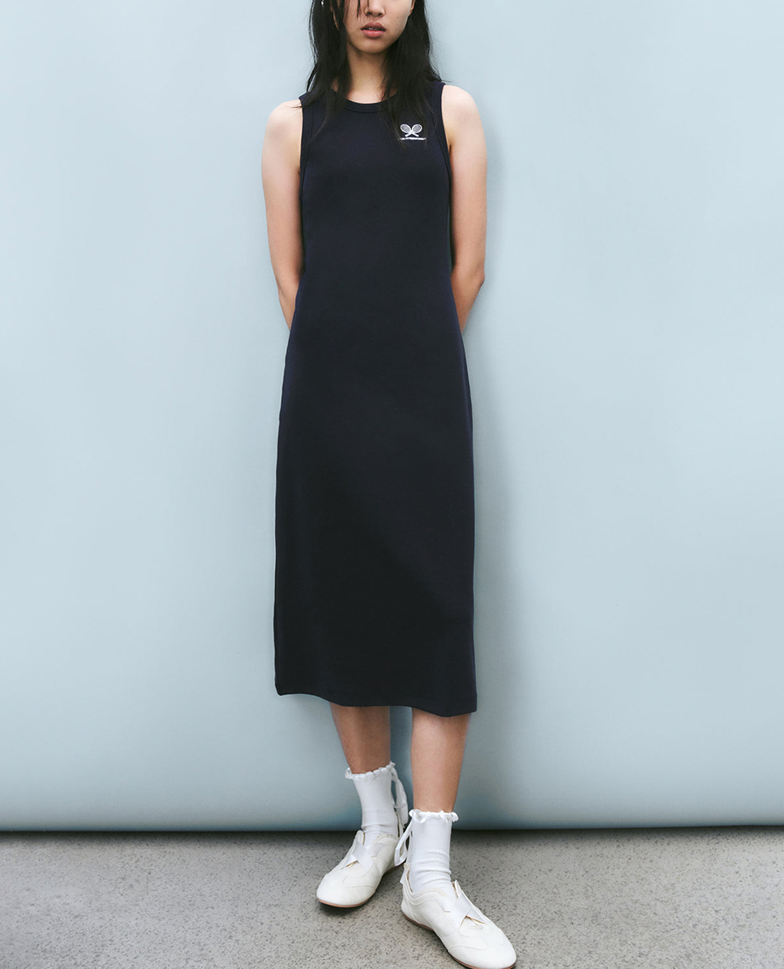 URBAN REVIVO - Đầm sát nách midi cổ tròn thời trang