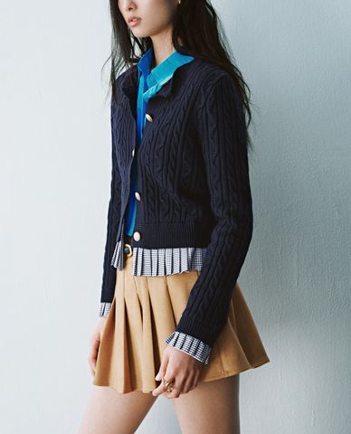  URBAN REVIVO - Áo khoác cardigan nữ phối nút thời thượng 