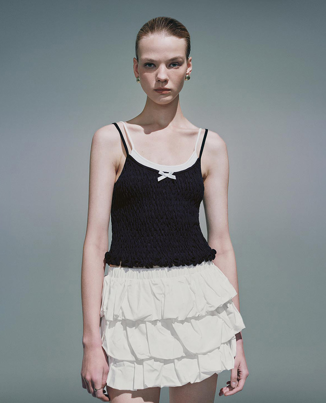 URBAN REVIVO - Áo croptop nữ hai dây phối nơ